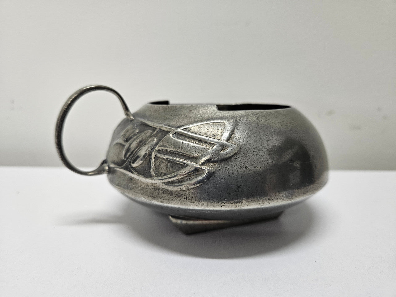 Arts and Crafts English Pewter Bowl