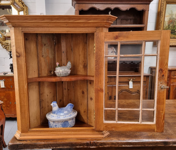 Vintage Victorian style pine corner cabinet with 2 shelves for display in good original condition.