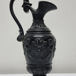 Victorian black urn shaped vase. It is in good original condition and has been sourced locally. Please view photos as they help form part of the description.