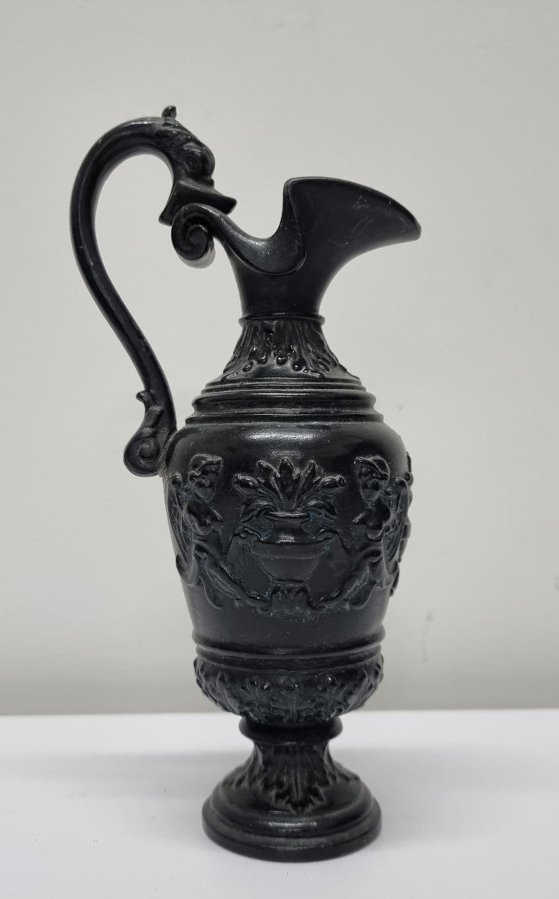 Victorian black urn shaped vase. It is in good original condition and has been sourced locally. Please view photos as they help form part of the description.
