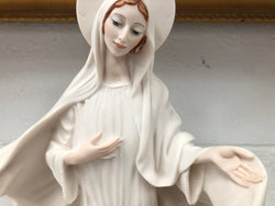 Vintage Giuseppe Armani “Madonna of Medjugorje” Figurine | Antique & Vintage | Moonee Ponds Antiques | Australia Wide Delivery