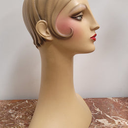 Elegant Vintage deco style mannequin head and shoulders in very good condition.