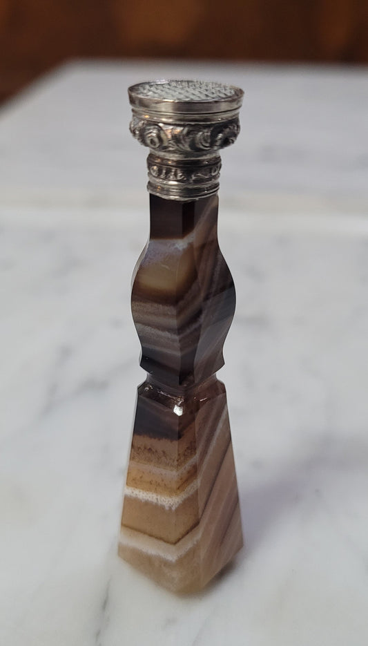 Stunning French banded Agate and silver wax seal. In good original condition please view photos as they form part of the description.
