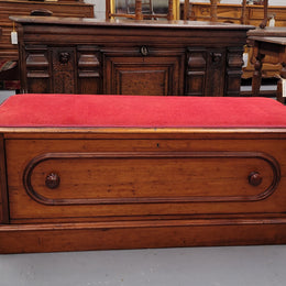Victorian Cedar blanket box seat with lovely upholstery. This beautiful seat could be used in a bedroom in front of a bed or a hallway to store shoes and sit on when putting them on. It is in good original condition, please view photos as they help form part of the description.