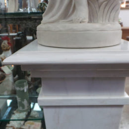 A beautiful and very hard to find pair of 19th-century classical white marble pedestals. In good condition.