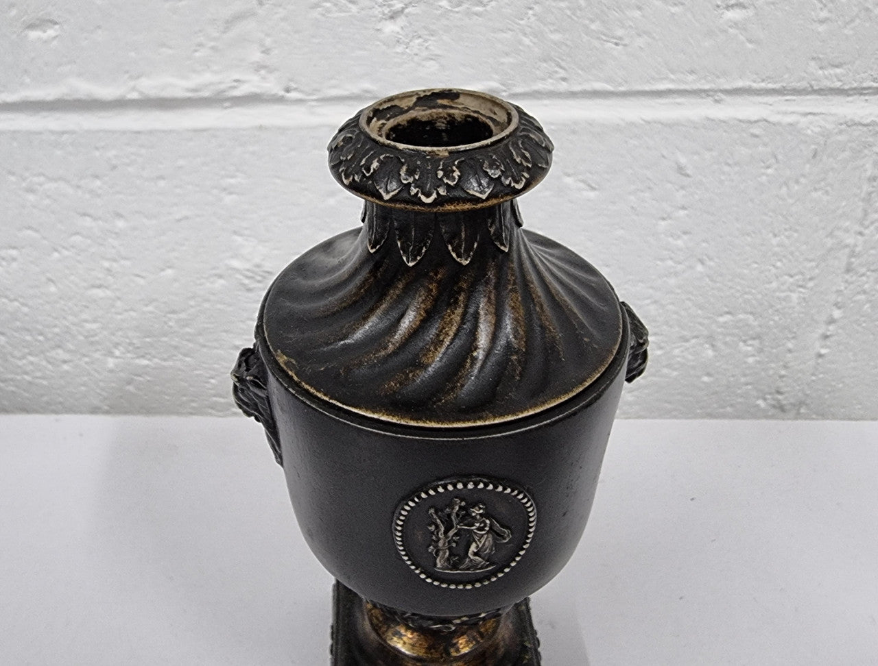 Lovely Victorian Wedgwood Georgian style small urn. In good original condition, please view photos as they help form part of the description.