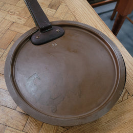 Heavy French 19th century frying pan skillet with lid. It has been sourced from France and is in good original detailed condition.