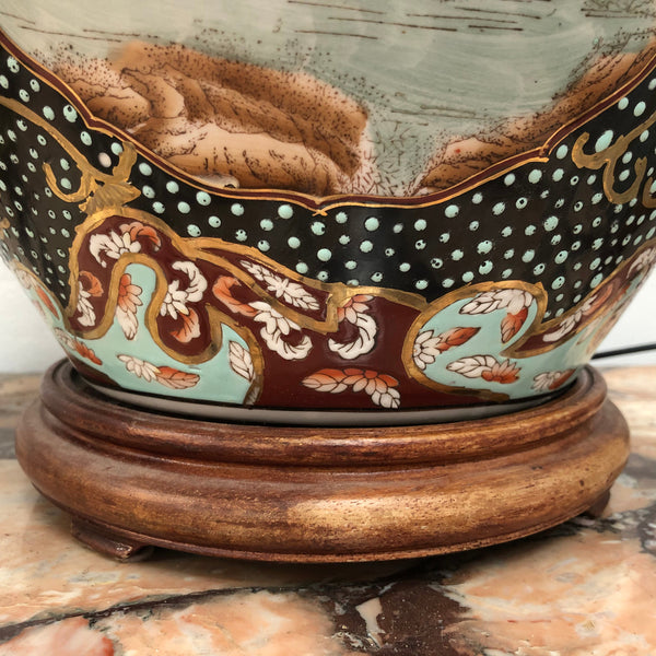 Beautiful Oriental hand painted and gilt decorative large lamp base with lovely detail and in good working order.