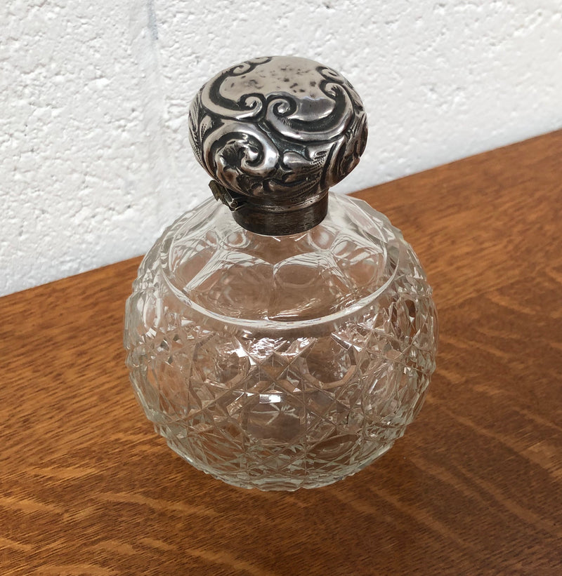 Edwardian crystal and silver top scent bottle. Good condition, Birmingham 1902.