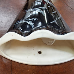 Charming vintage wall pocket vase.  Black with hand painted cream ducks.  Length 19.5cm  Width 14.5cm Marked W26 on the rear.