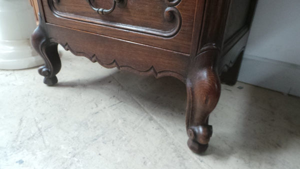 A beautiful French petite Oak carved chest of drawers. It comes with four drawers and plenty of room. It is in very good original condition. Ideal for smaller spaces or apartments.