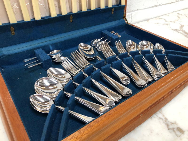 boxed Art deco Walnut grosvenor silver plate Cutlery set for 6 people