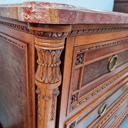 Lovely decorative French walnut and burr Walnut 3 drawer commode with a stunning coloured marble top and lovely carved details. In very good detailed condition.