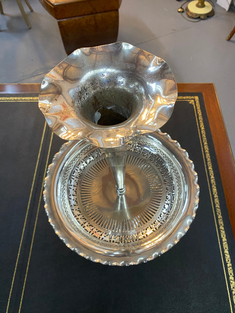 Late Victorian silver plated epergne table centerpiece.