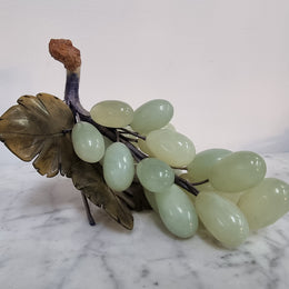 Stunning Vintage Chinese jade grapes that would make a lovely display. They arte in good original condition, please view photos as they help form part of the description.
