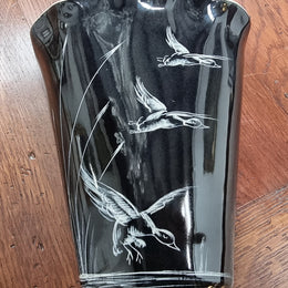 Charming vintage wall pocket vase.  Black with hand painted cream ducks.  Length 19.5cm  Width 14.5cm Marked W26 on the rear.