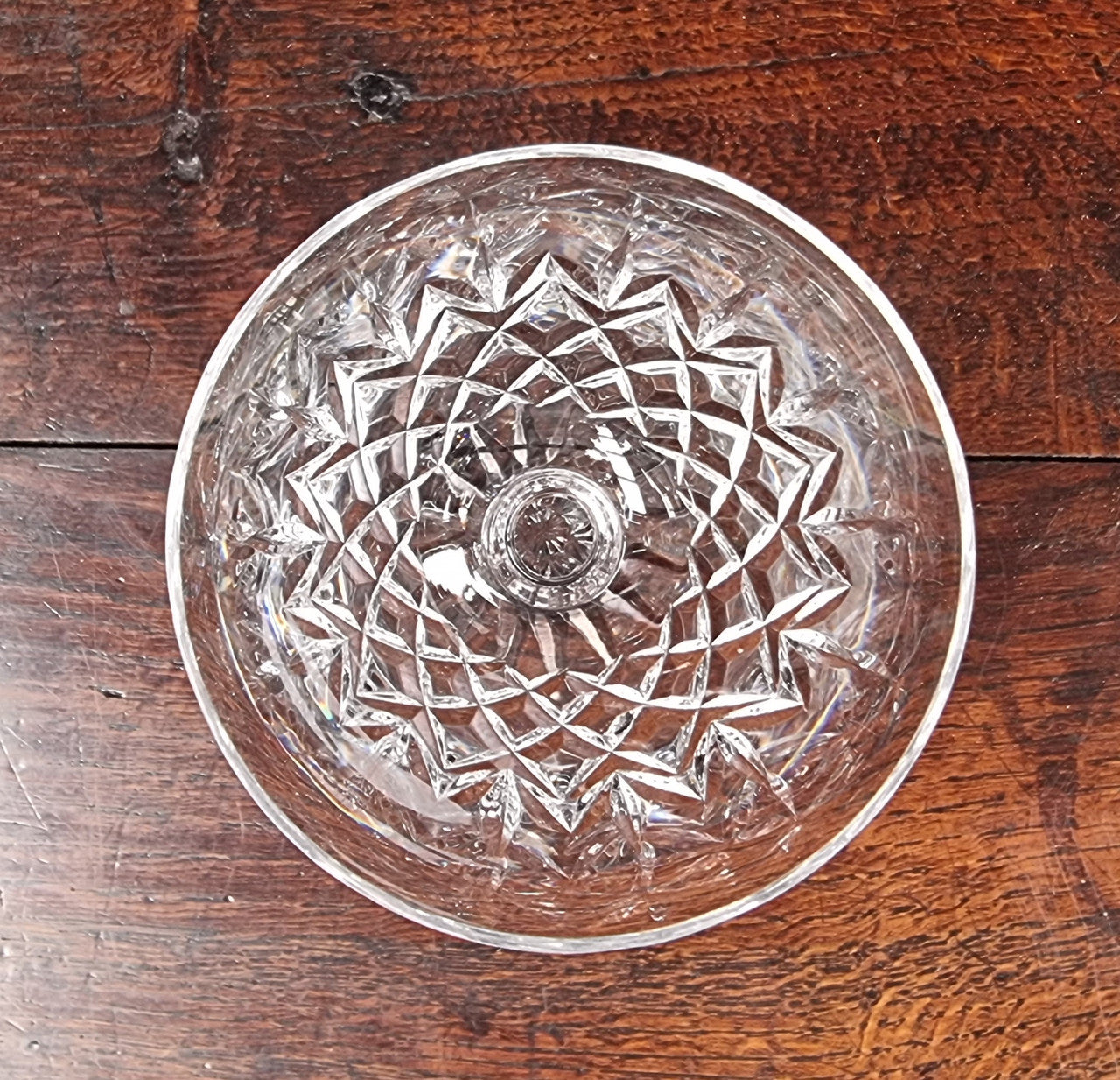 Lovely set of six crystal sweet glasses. In good original condition.