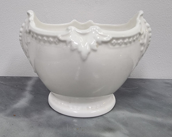 Lovely white shell shaped Coalport bowl . In good original condition with no chips or cracks, please view photos as they help form part of the description.
