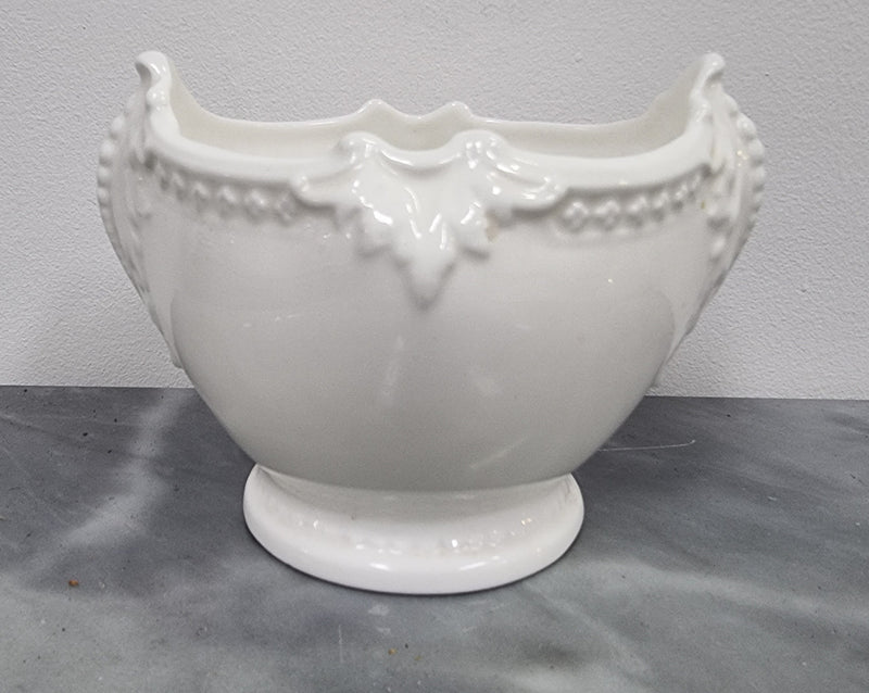 Lovely white shell shaped Coalport bowl . In good original condition with no chips or cracks, please view photos as they help form part of the description.