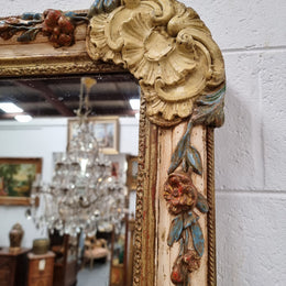 Lovely French 19th century hand painted wall mirror. Sourced from France and in good original detailed condition. Please see photos as it forms part of the description.