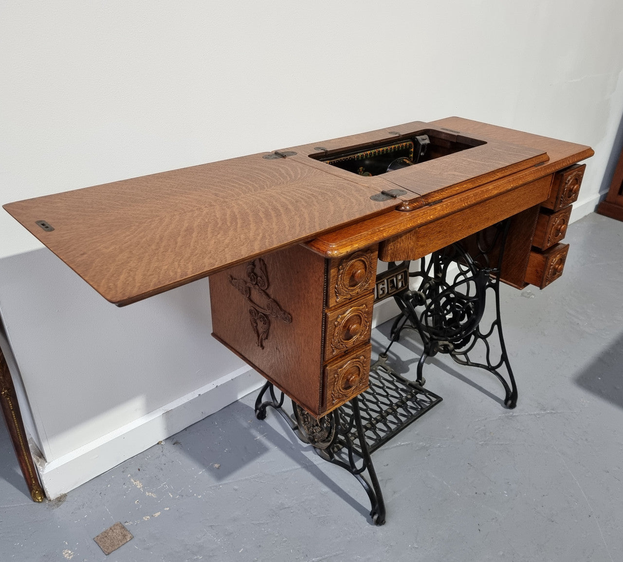 Fabulous Antique Singer Sewing Machine