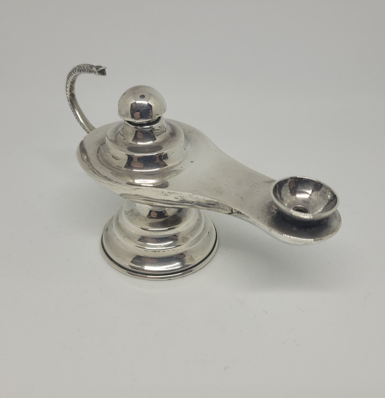 Stunning Mexican 925 silver Aladdin oil lamp, in good original condition.