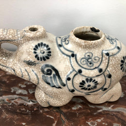 An interesting vintage Oriental ceramic Elephant. In good original condition.