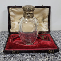 Rare Antique rock crystal and silver gilt perfume bottle in its original case by Thomas Diller of London. It is in good original condition, please view photos as they help form part of the description.