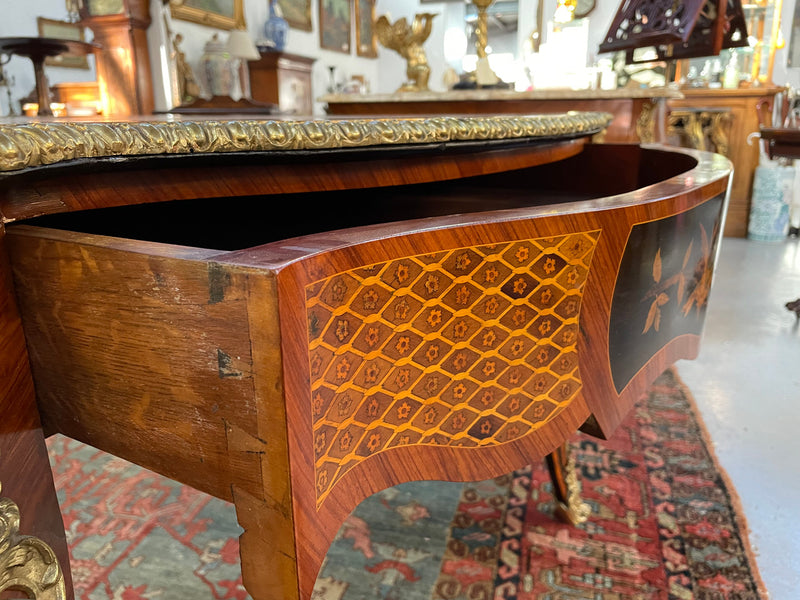 Fabulous Quality French Kingwood and Rosewood Bureau Plat . Lovely Marquetry inlay with elegant ormolu mounts.