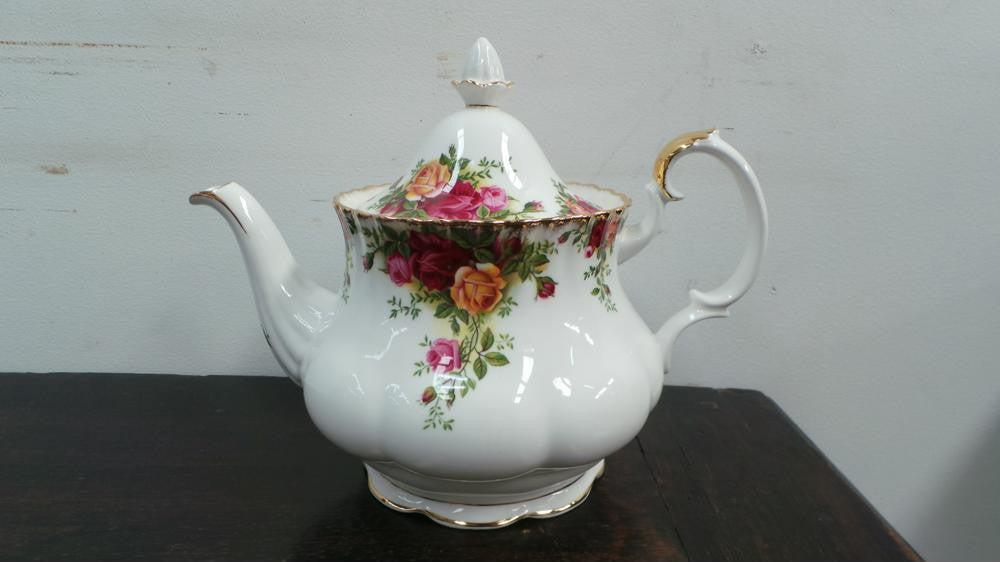 Royal Albert Country Roses Tea Pot | Antique & Vintage | Moonee Ponds Antiques | Australia Wide Delivery