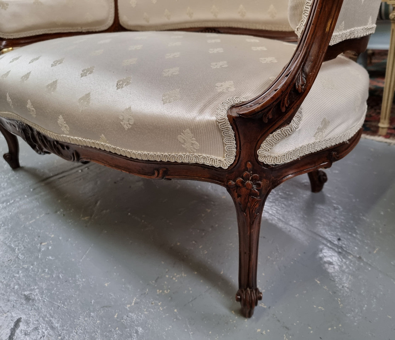 Pretty French Louis XV style small Walnut settee with very good upholstery. Sourced from France and in good original condition, please view photos of the upholstery as it helps form part of the description.