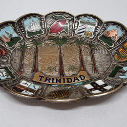 Vintage souvenir enamel bowl "Trinidad". It is in good original condition and has been sourced locally. Please view photos as they help form part of the description.