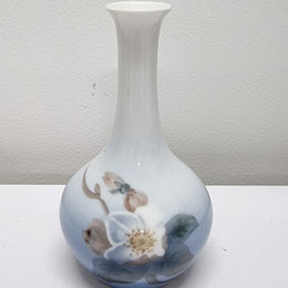 Lovely Bing and Grondahl blue floral vase, In excellent original condition. Please view photos as they help form part of the description.