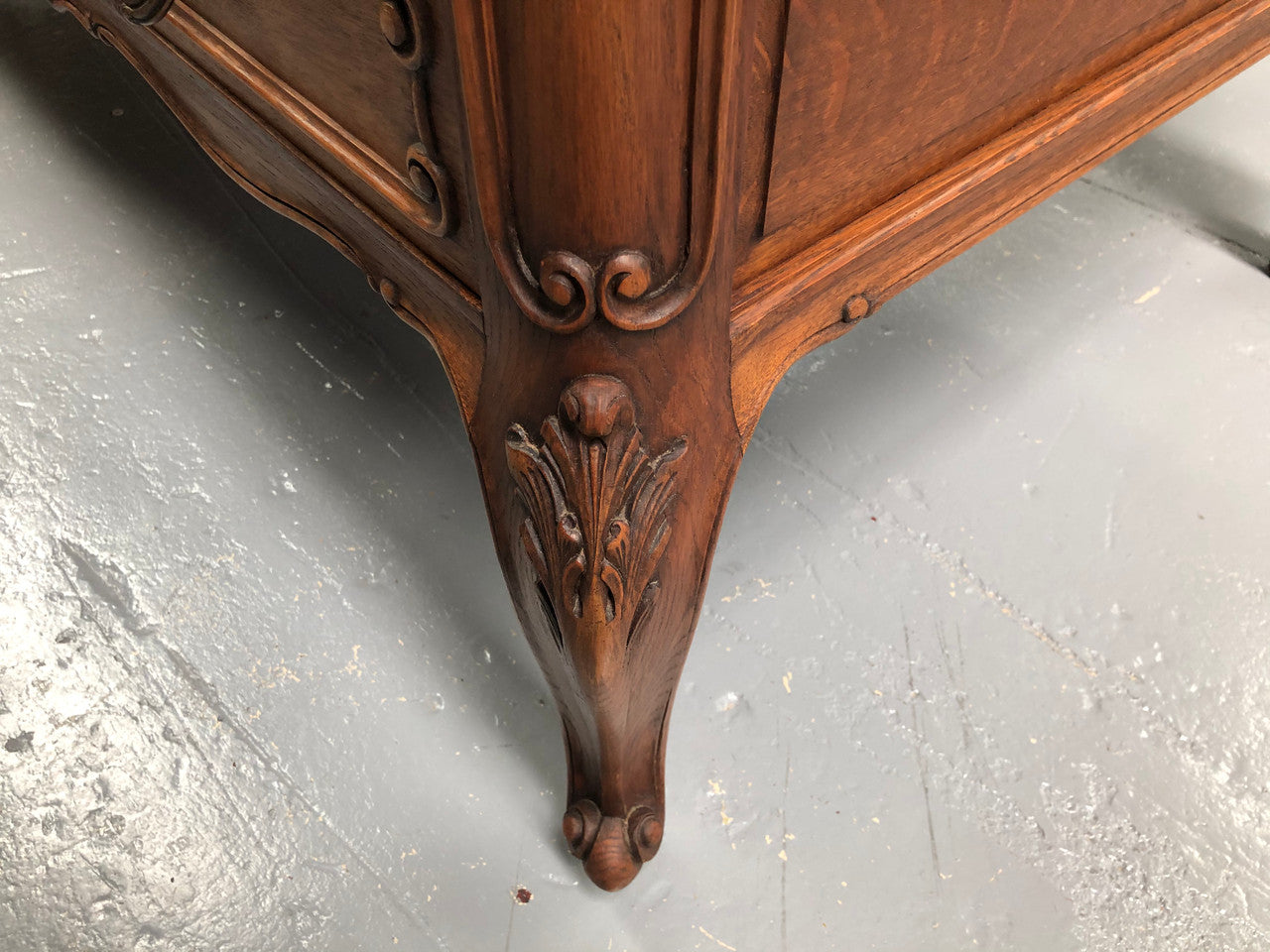 French Oak Louis XV style full partners desk with both sides having five functional drawers. In very good original detailed condition.