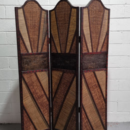 Vintage three panel room divider with elephants made from rattan and wood. It has been sourced locally and is in good original condition.