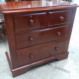 Beautiful Small Set of Mahogany Chest of Drawers