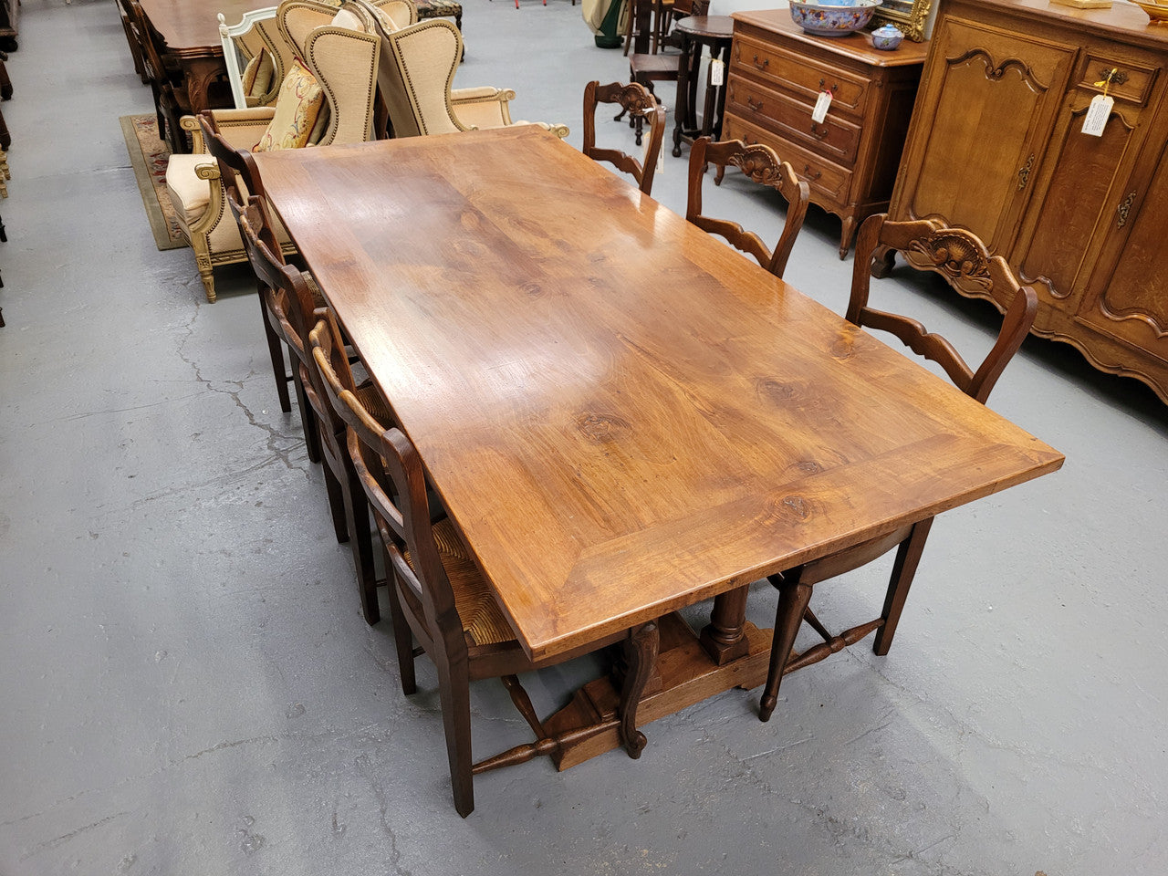 Vintage custom made fruitwood pedestal dinning table, comfortable fits 8-10 people. In good original condition. Sourced locally. Please see pictures to form part of the description.