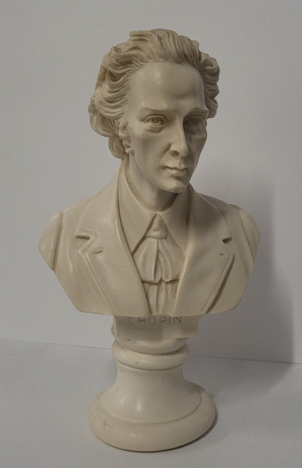 Vintage resin bust of "Chopin". It is in good original condition, please view photos as they help form part of the description.