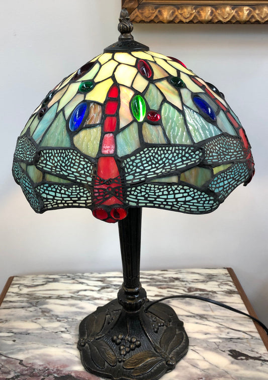Fabulous decorative Tiffany style Dragonfly table lamp. It is in good working order with no damage.