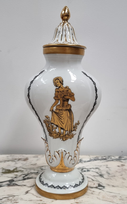 French 19th century Limoges style vase with lid. In good original condition with no chips or cracks. Please view photos as they help form part of the description.