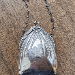 Edwardian Birmingham silver purse. In good condition please view photos as they help form part of the description.