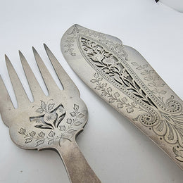 Very decorative pair of Edwardian silver plate Fish servers, in good original condition.