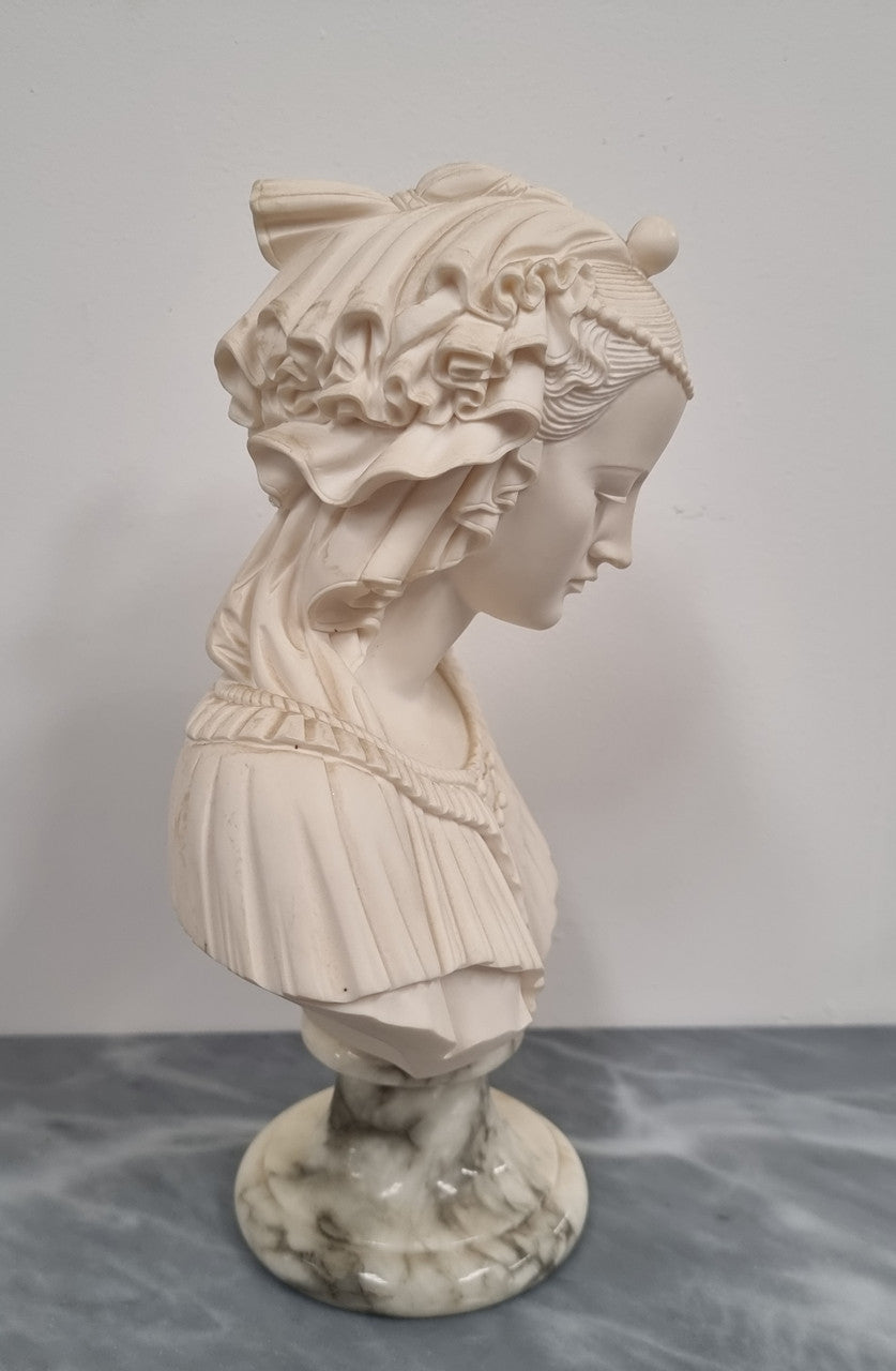 A Giannelli signed Angelica Maria bust on a white marble base. It is in good original condition with no faults.