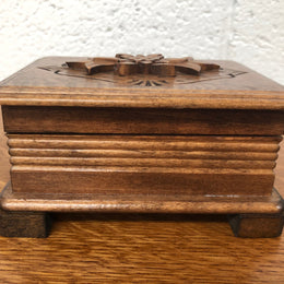 Beautiful Swiss carved wooden musical trinket box. In good clean original working condition.