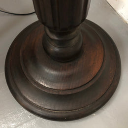 Oak Tudor style standard lamp that has been rewired and has a foot switch. In good original condition. 

Please note lampshade shown in photos is not included.