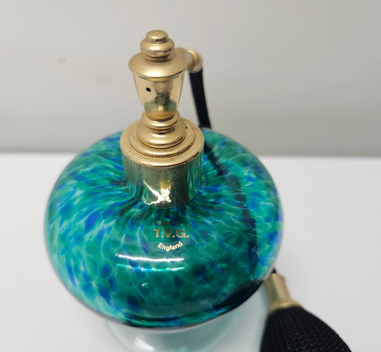 Teign Valley Glass TVG Art Glass perfume bottle in blue/green glass with working atomiser. Please see photos as they form part of the description.