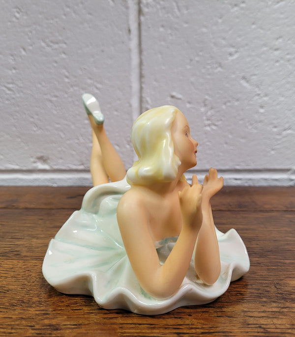 Vintage Schaubach Kunst porcelain reposing lady. Circa 1950’s German figurine. It is in good original condition, please view photos as they help form part of the description.
