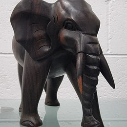 Lovely vintage ebony elephant, in good original condition.