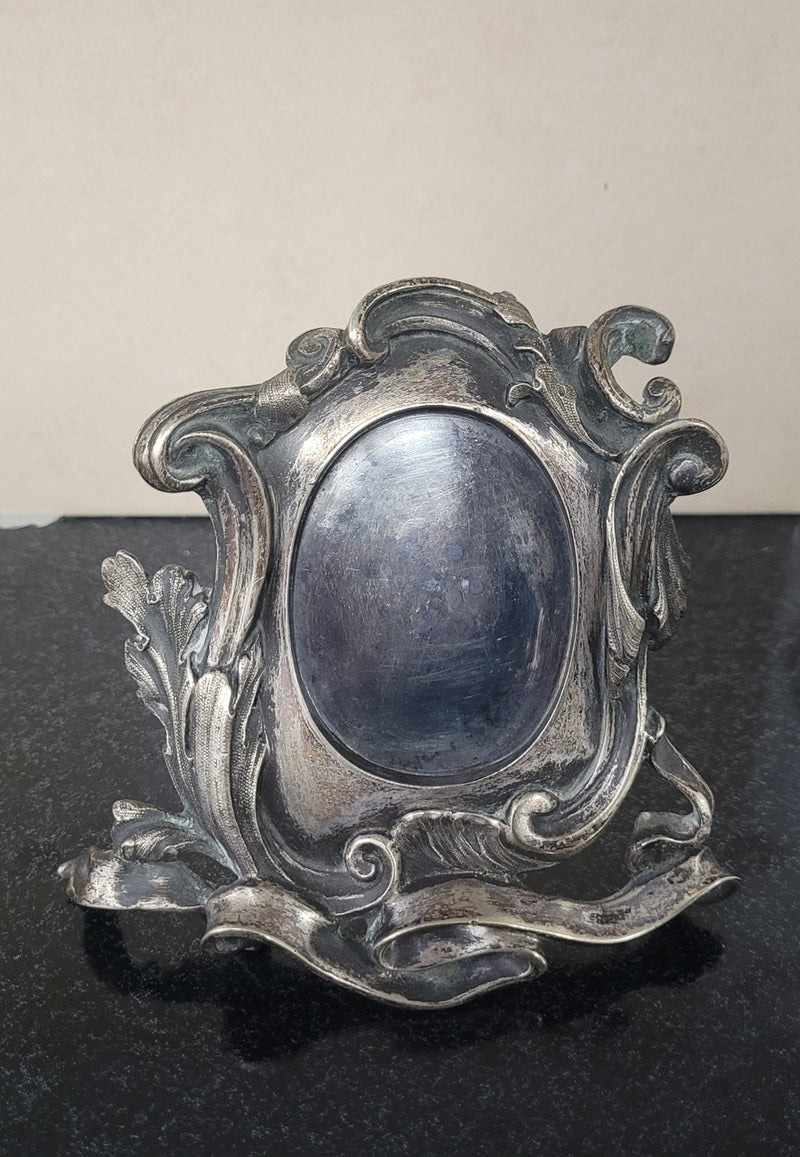 Stunning Late Victorian Art Nouveau picture frame. It is in good original condition, please view photos as they help form part of the description.