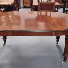 Amazing Victorian round Mahogany extension table. It comes with one extension leaf which can be added to the center of table when required. Sourced Locally and in good original detailed condition.